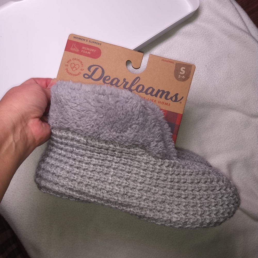 🎉 Bundle 2 for $18 Dearfoams Grey Bootie slippers size S 5-6